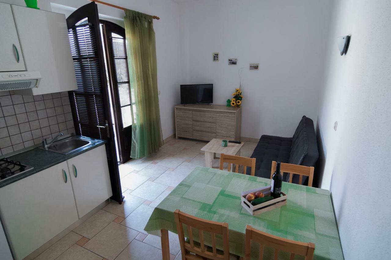 Apartments Ivana Postira Exterior photo